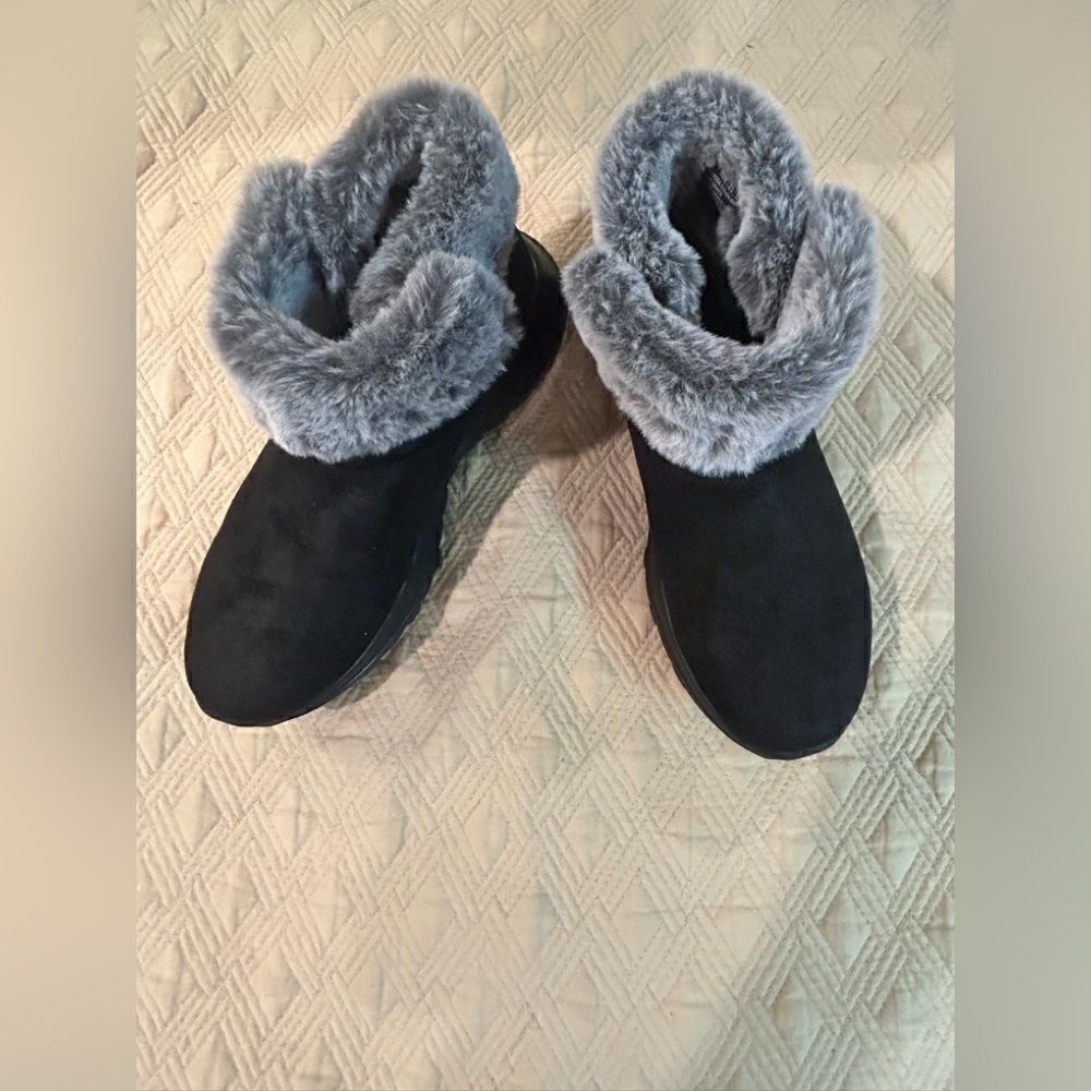 Sketchers booties